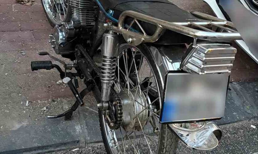 Sahte plakalı ve belgesiz motosiklet trafikten men edildi