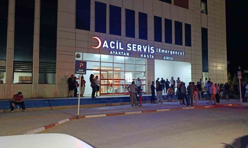 Çanakkale'de trafik kazasında genç hayatını kaybetti, aile bireyleri yaralandı