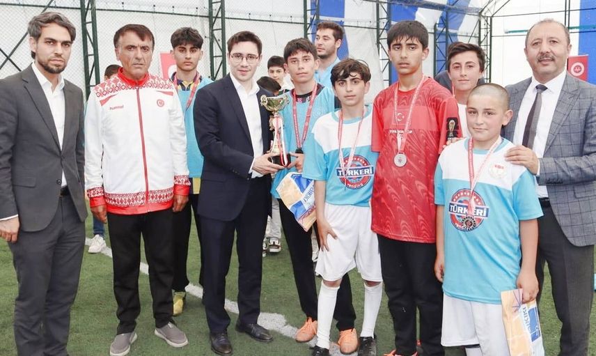 Kur’an kursları arası futbol turnuvasının şampiyonu semihaşakir
