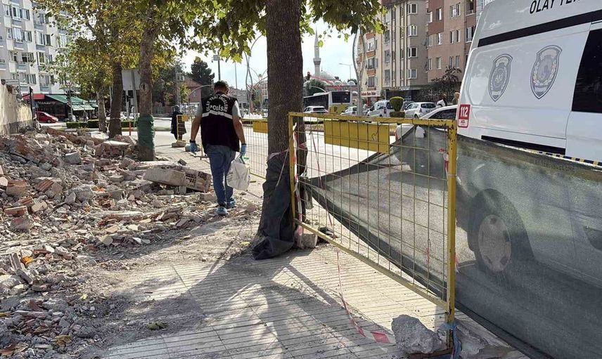 Çorum'da okul yıkımında tarihi kalıntılar bulundu: Kemik parçaları tespit edildi