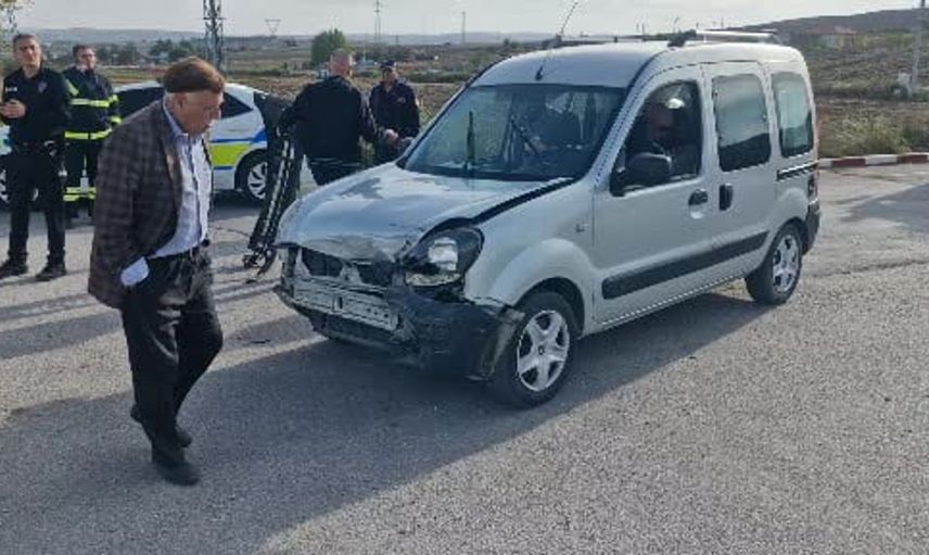 Çorum'da trafik kazası: hafif ticari araç ile otomobil çarpıştı