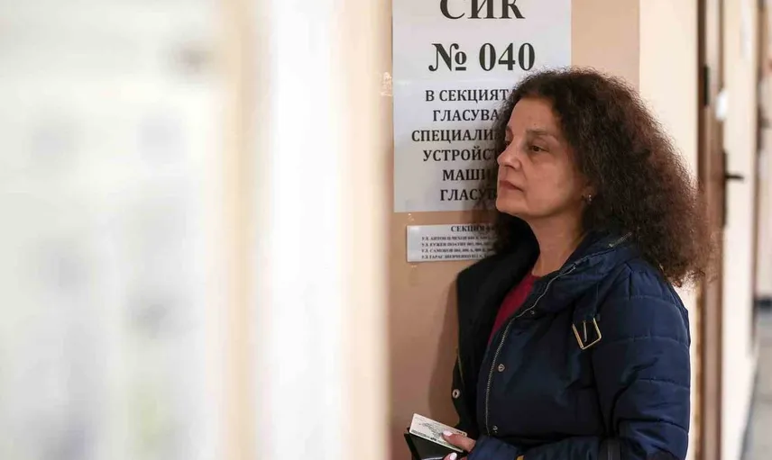 Bulgaristan, cumhurbaşkanlığı seçimleri için sandık başında: İki aday yarışıyor