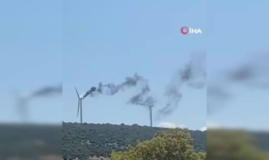 Bergama'da rüzgar türbininde yangın çıktı, helikopterle müdahale edildi