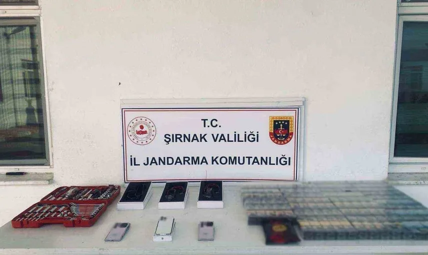 Şırnak'ta düzenlenen büyük kaçakçılık operasyonunda 26 milyon liralık malzeme ele geçirildi