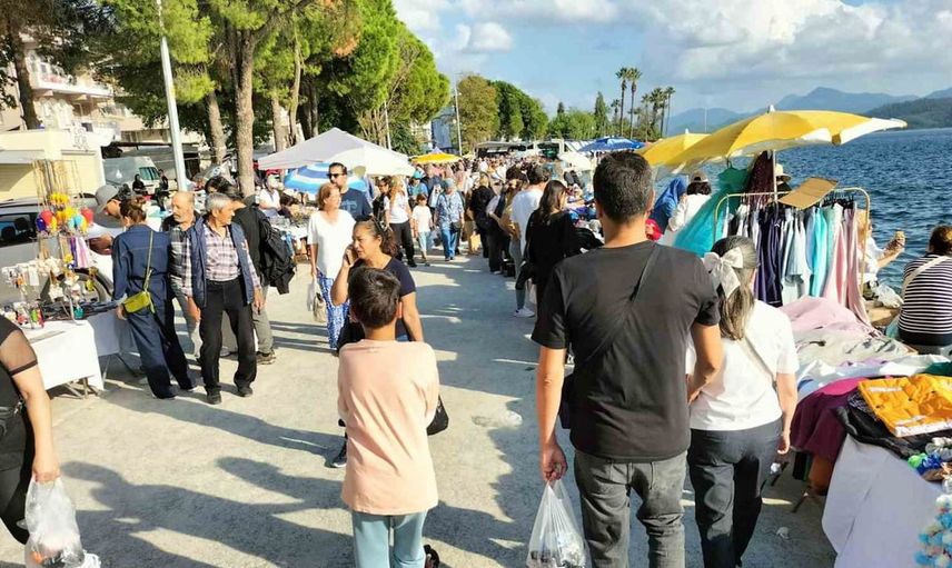 Köyceğiz ikinci el pazarı, vatandaşı bir araya getirdi
