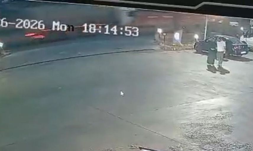 Konya'da pancar yüklü traktör tırla çarpıştı, yol pancarlarla doldu