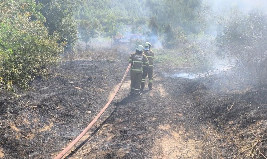 Safranbolu'da yangın paniği: Alevler evlere ulaşmadan kontrol altına alındı