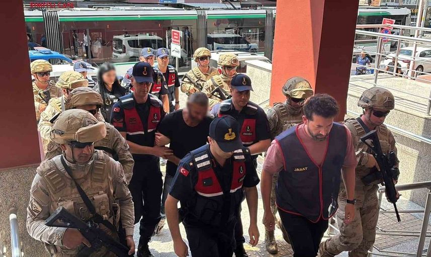 Organize suç örgütü operasyonunda firari şüpheli Yunanistan'a kaçarken yakalandı