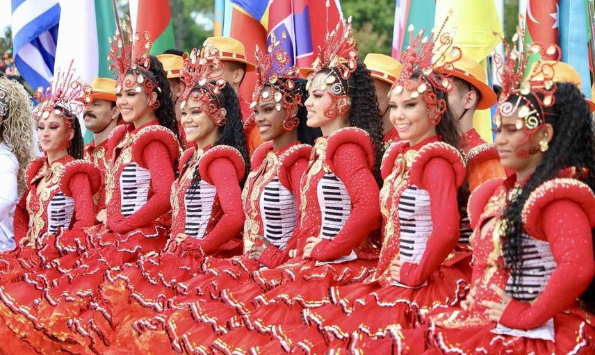 Taksim meydanı’nda uluslararası kültür ve sanat festivali coşkusu