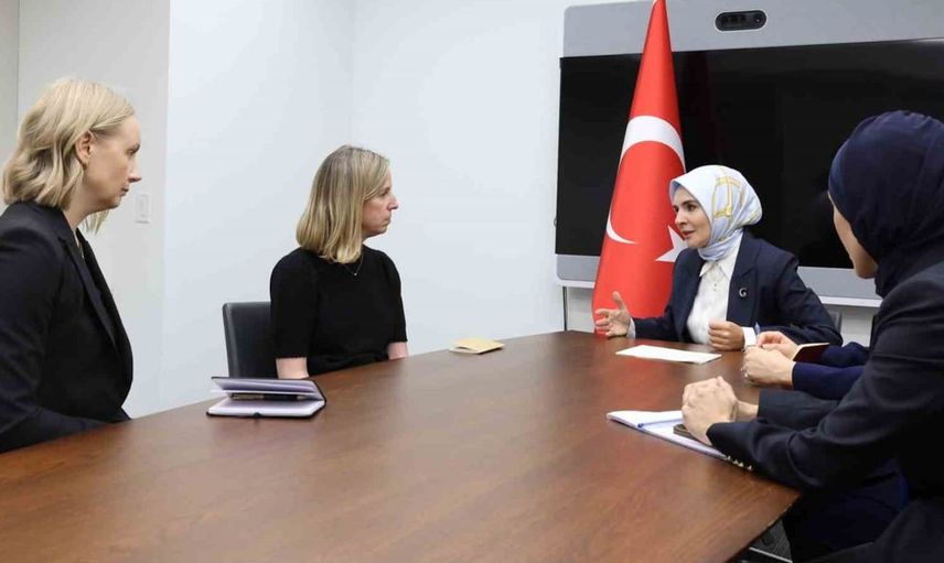 Bakan Göktaş, YouTube Başkanı ile çocukların dijital güvenliği üzerine görüştü