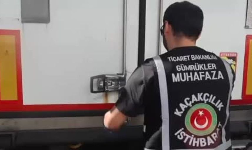 Kapıkule Gümrük Kapısı’nda büyük kaçakçılık operasyonu: 79 bin ürün ele geçirildi