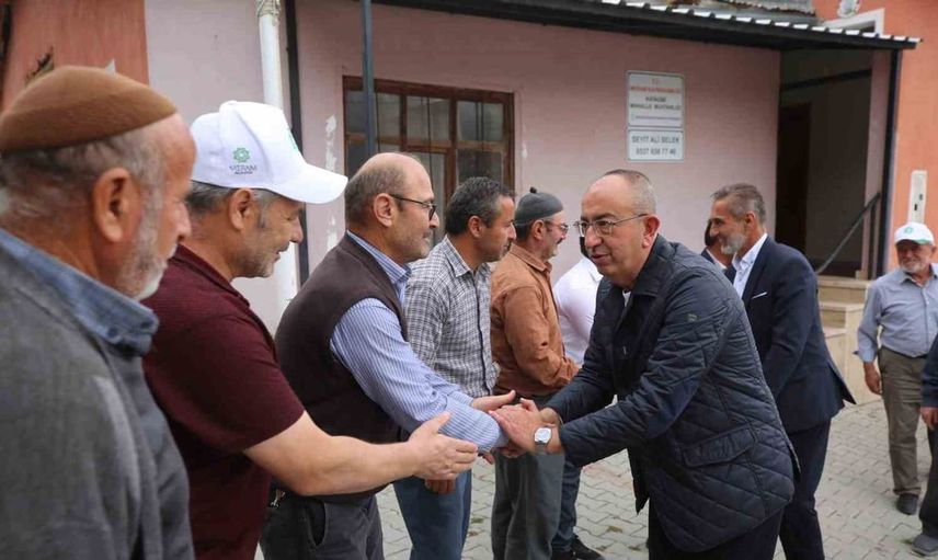 Başkan Kavuş, merkezden uzak mahallelere hizmet için ziyaretlere devam ediyor