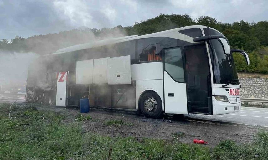 Samsun'da yolcu otobüsünde patlayan yangın yolcuları paniğe sürükledi