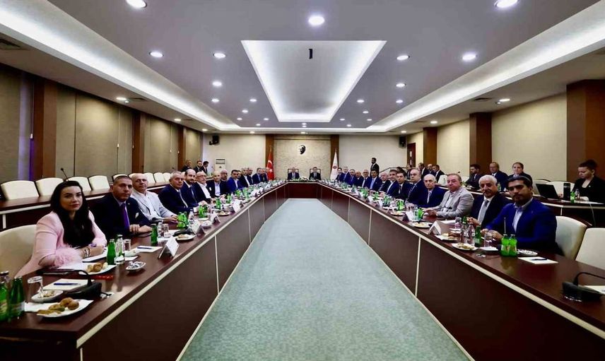 Hububat sektöründe tarihi rekolte beklentisi: Bakanlar piyasa durumunu değerlendirdi