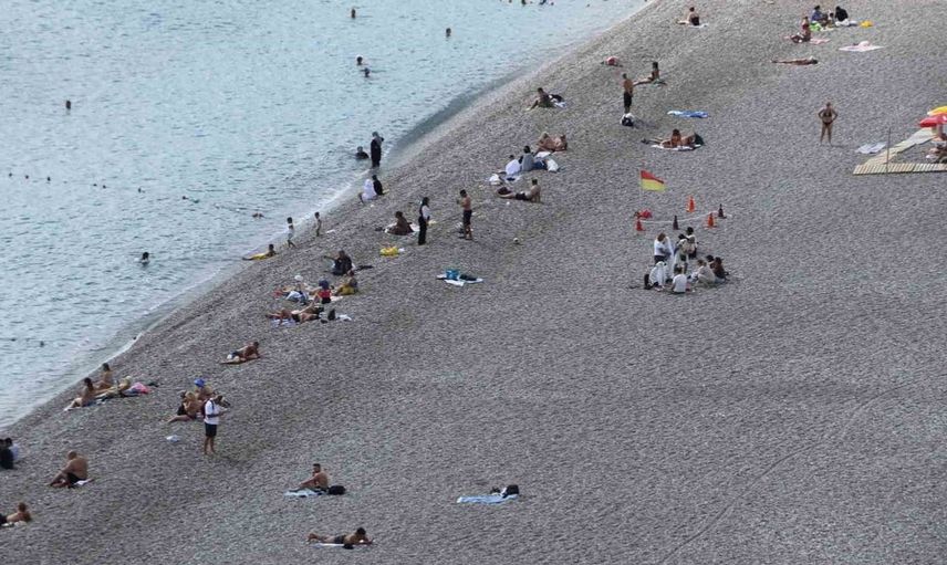 Antalya'da sağanak sonrası deniz sezonu açıldı: Güneş altında renkli anlar