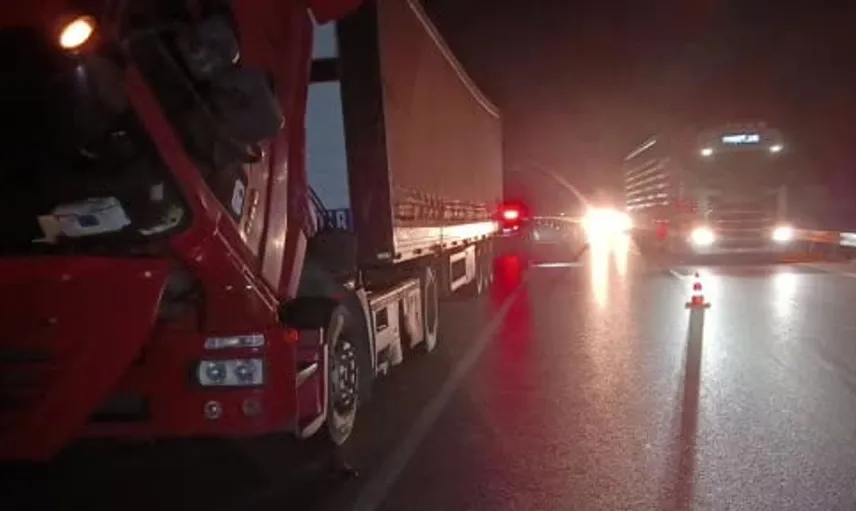 Amasya'da tır tamirine yardım eden kişiye otomobil çarptı