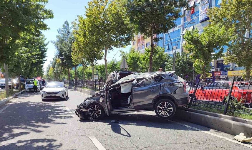 Batman'da direksiyon hakimiyetini kaybeden sürücünün takla atan otomobiliyle kaza: 1 yaralı