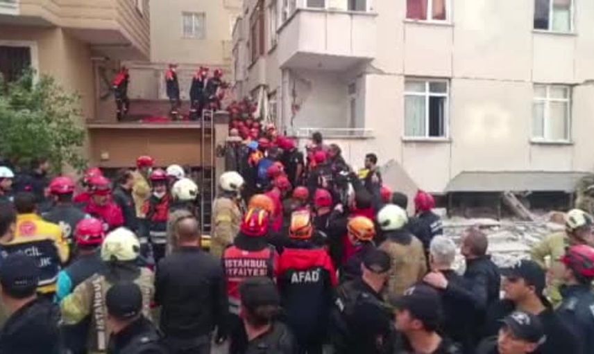 Maltepe'de kurtarma operasyonu: Gülce'nin yakınlarına acı dolu anlar yaşandı