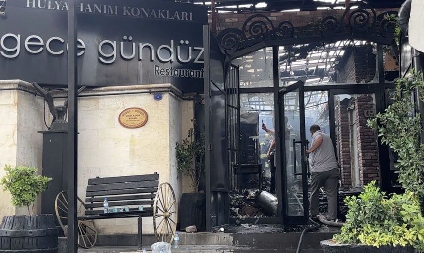 Gaziantep'teki restoranda çıkan yangın itfaiye ekipleri tarafından kontrol altına alındı