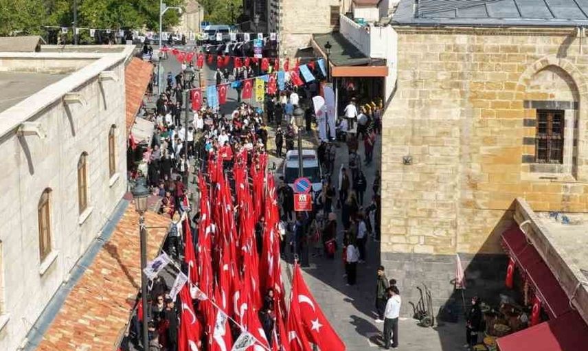 GastroAntep festivalinde renkli kortej coşkusu