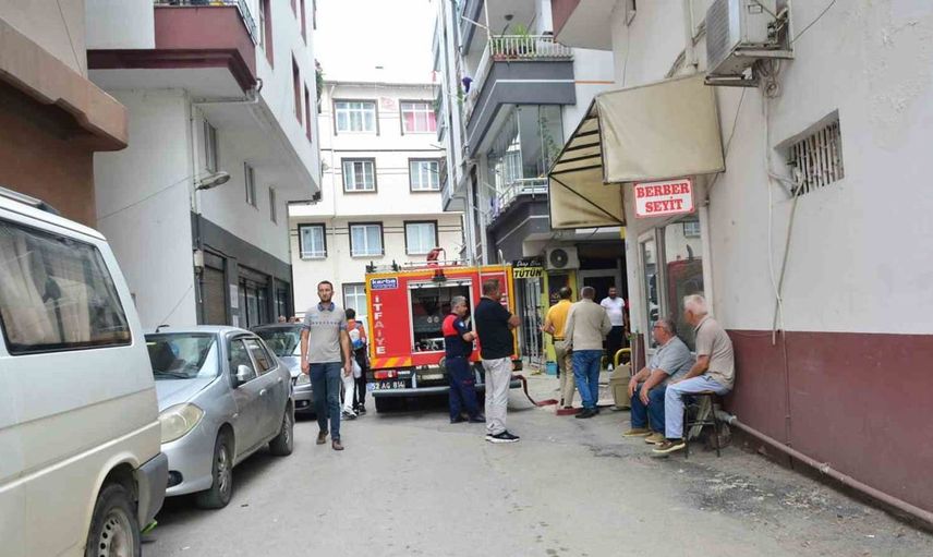 Unutulan yemek yangın paniği yarattı: Bir kişi dumandan etkilendi