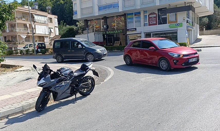 Manavgat’ta motosiklet ile otomobil çarpıştı: 1 yaralı