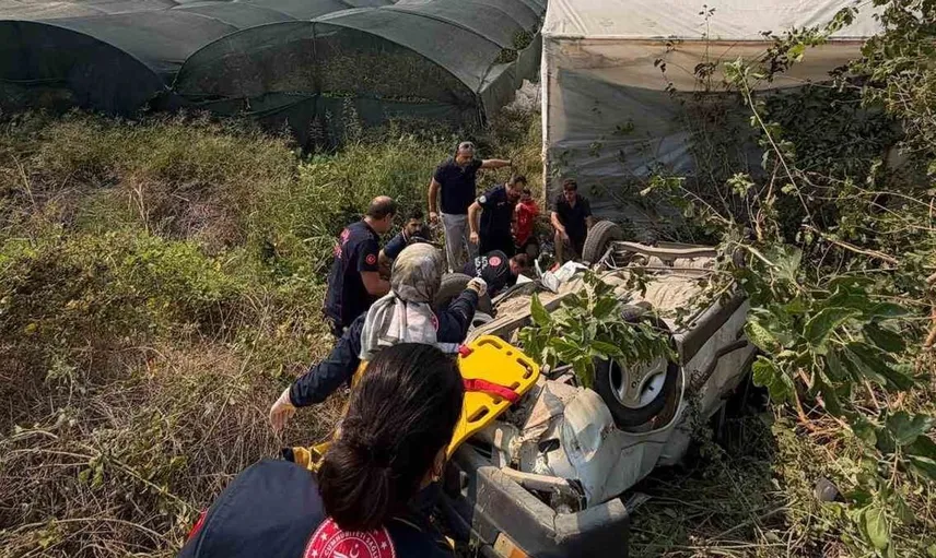 Kadirli'de direksiyon hakimiyetinin kaybı can aldı: 3 yaralı