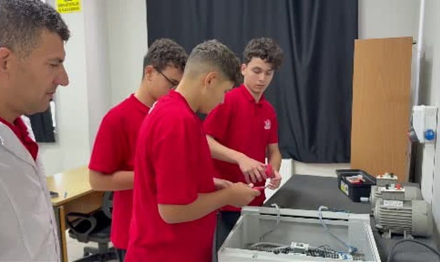 Mesleki ve teknik öğrenciler TEKNOFEST'te büyük başarı elde etti