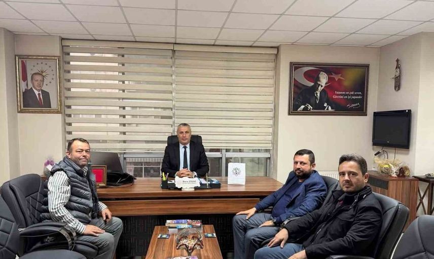 Yörük Türkmen Derneği’nden eğitim müdürlüğüne nezaket ziyareti
