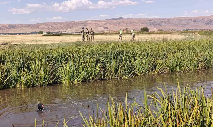 Suat Balkaya için devam eden arama çalışmaları Karasu Nehri'nde sürüyor