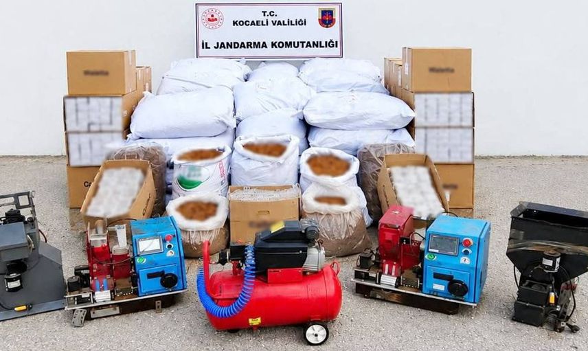 Kocaeli'de yapılan operasyonda 2 milyon 450 bin liralık tütün ve makaron ele geçirildi