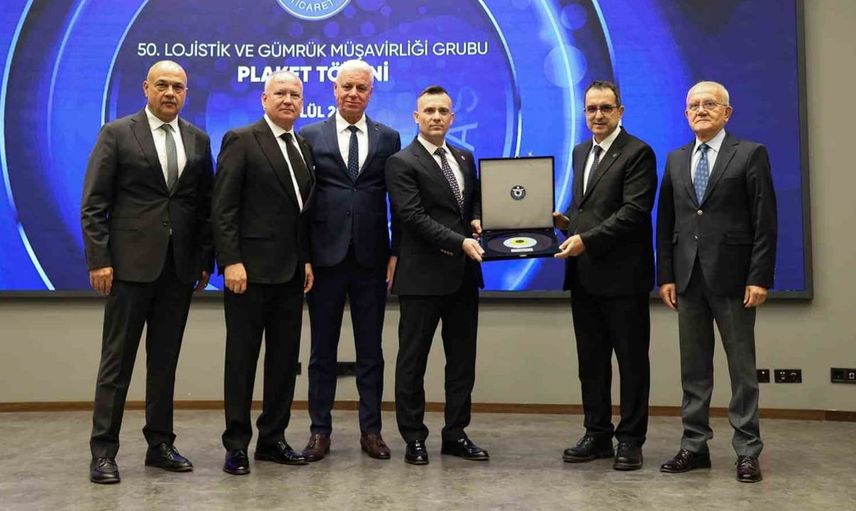 İzmir ticaret odası'nda gümrük müşavirleri onurlandırıldı