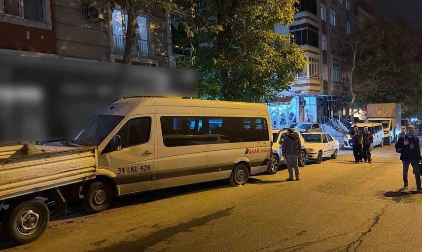 Avcılar'da beton pompasının geri kayışı 7 araca zarar verdi