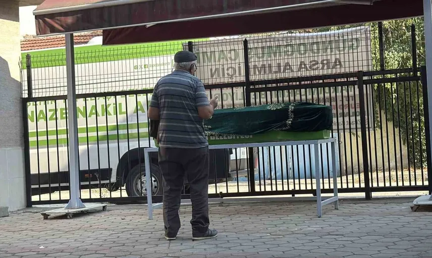 Alkol keyfi kanlı bir sona ulaştı: Esnaf Bülent Sap son yolculuğuna uğurlandı