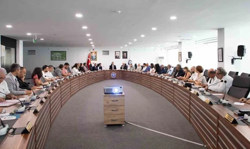 Üniversite açık iletişimle geleceğe hazırlanıyor: Erzincan Binali Yıldırım Üniversitesi'nde önemli toplantı