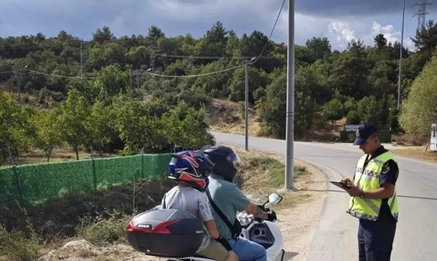 Bilecik jandarmasından motosiklet sürücülerine önemli ekipman hatırlatması
