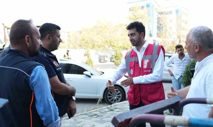 Tuzla'da güvenli ulaşım için asfalt çalışmaları hız kesmeden sürüyor