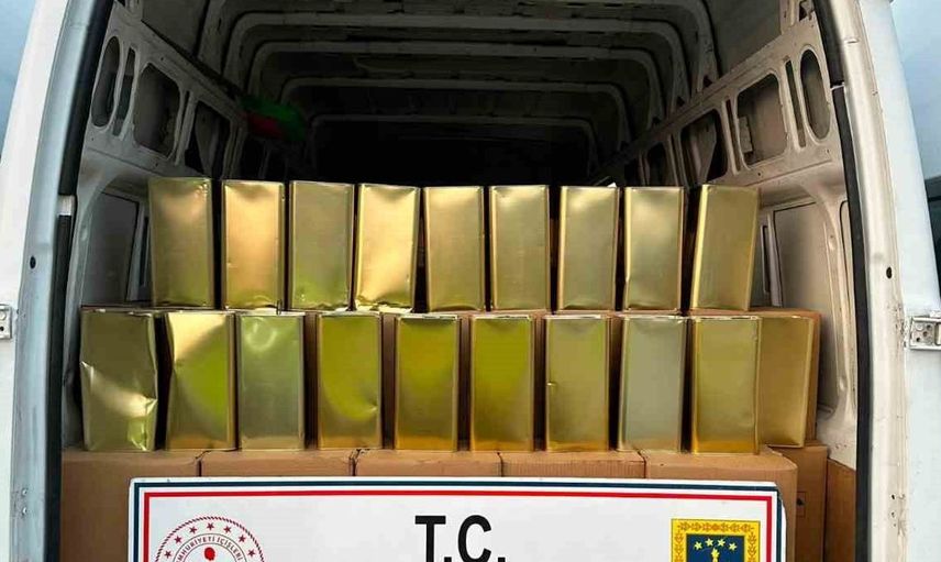 Kuyucak'ta jandarmadan zeytinyağı operasyonu: 780 bin TL'lik taklit ürün ele geçirildi