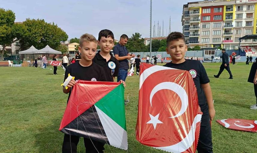 Edirne’de uçurtmalar gökyüzünde buluştu: Gazzeli çocuklara destek etkinliği