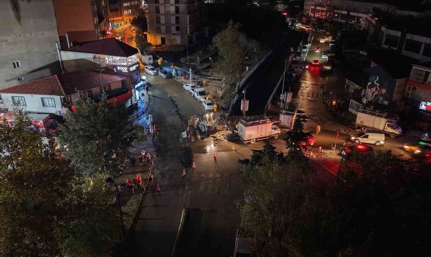 Sarıyer Ayazağa'da sel sonrası yıkım çalışmaları sürüyor