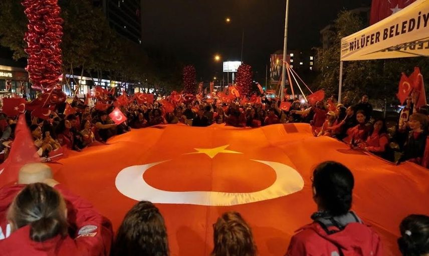 Nilüfer'de Cumhuriyet coşkusu: Başkan Özdemir, birlik mesajı verdi