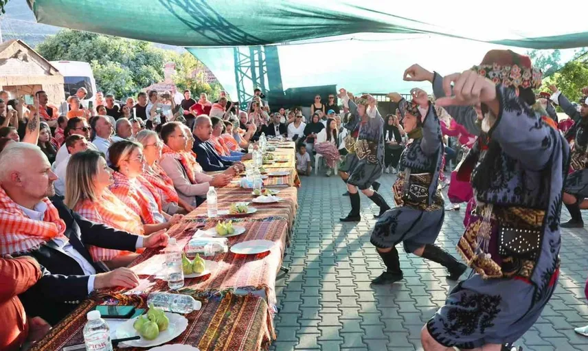 Bozalan İncir Festivali'nde renkli anlar ve güçlü mesajlar