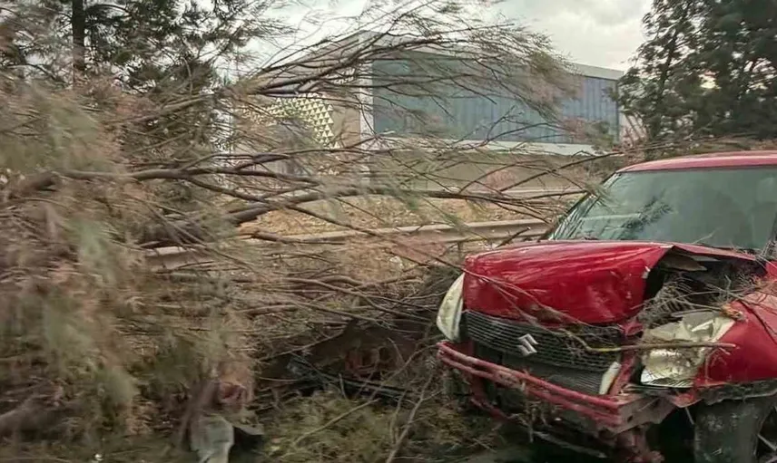KKTC'de şiddetli fırtına nedeniyle turuncu alarm verildi