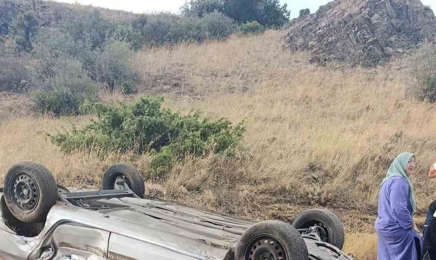 Yeşilova'da otomobil takla attı, 4 kişi hastanelik oldu