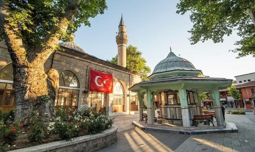 İnegöl’de Mevlid Kandili coşkusu: Helva ikramı düzenleniyor