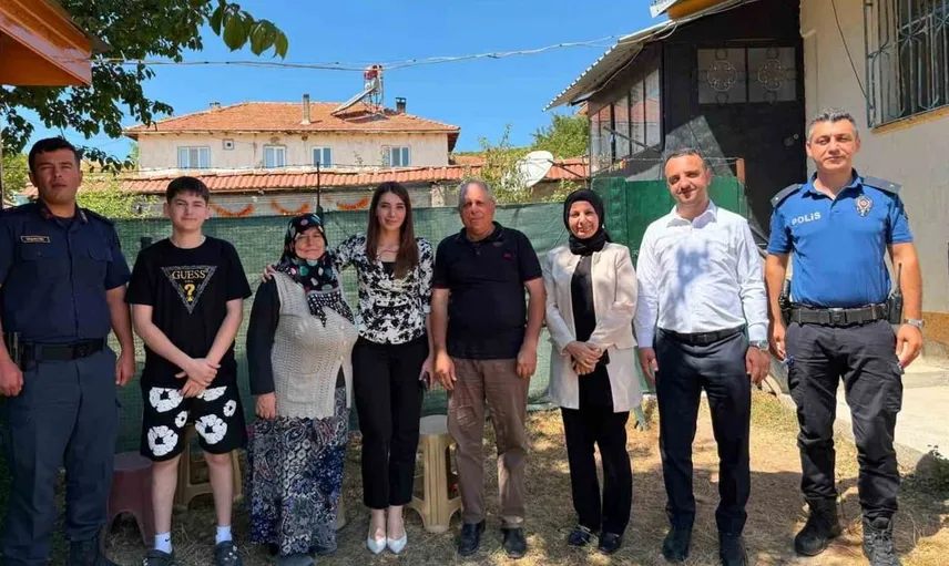 Çavdarhisar kaymakamı, şehit ailelerini unutmadı