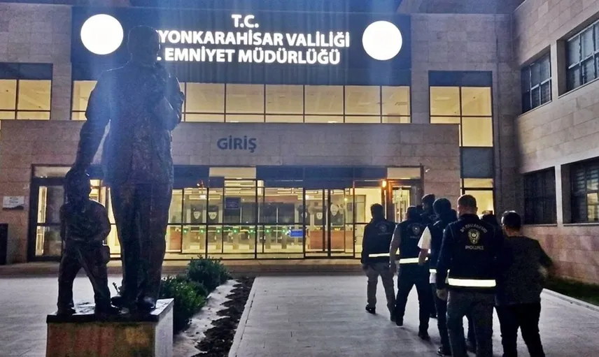 Tamir için bırakılan otomobili çalan 3 şüpheli yakalandı