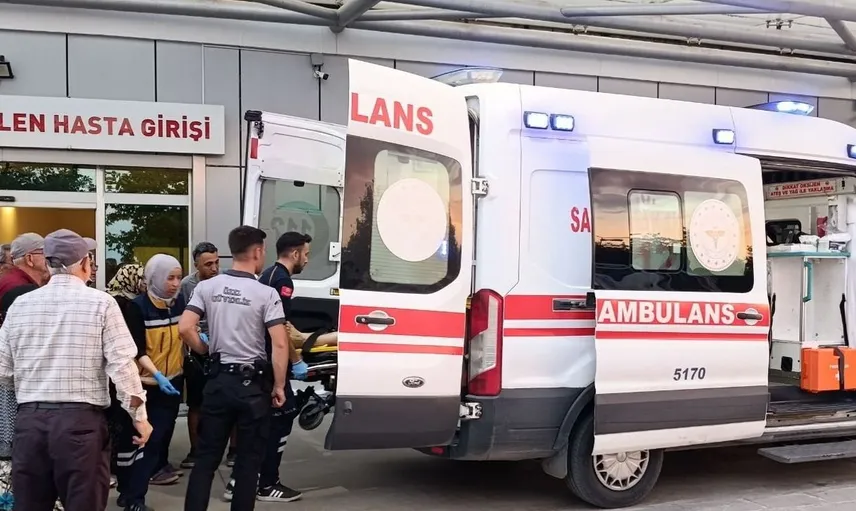 Beyşehir'de tır ile otomobil çarpıştı: 1 kişi hayatını kaybetti, 3 kişi yaralandı