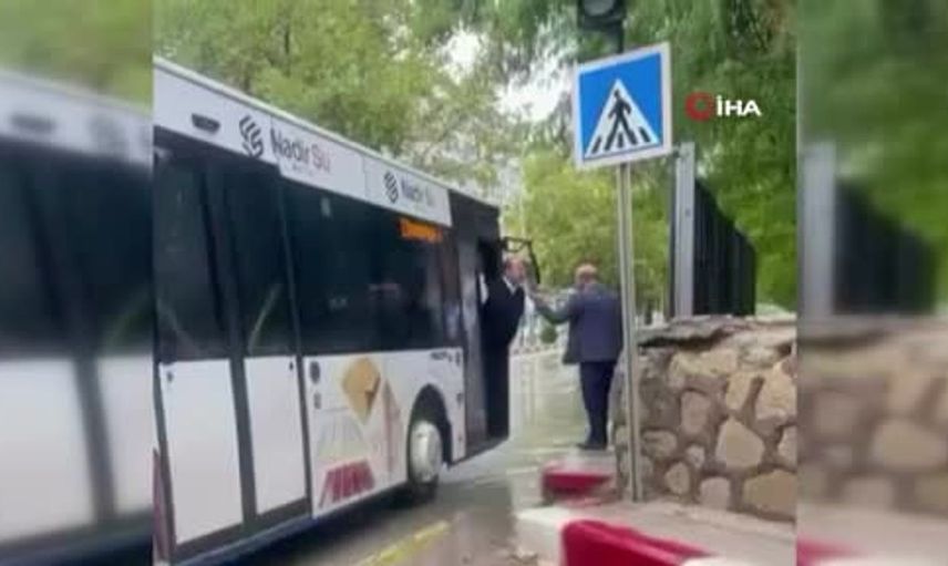 Elazığ'da otobüs kavgasında şemsiye de kullanıldı