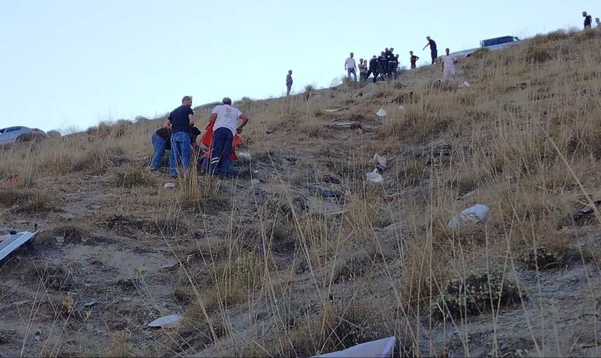 Elazığ'da işçi minibüsü uçurumdan yuvarlandı, çok sayıda yaralı var